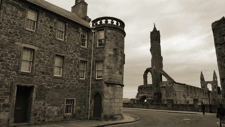 St Andrews The Roundal